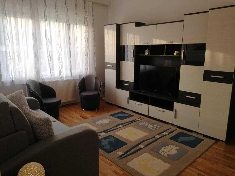 Matilda Apartman Apartment ไฮจ์ดุสโซบอสโล ภายนอก รูปภาพ